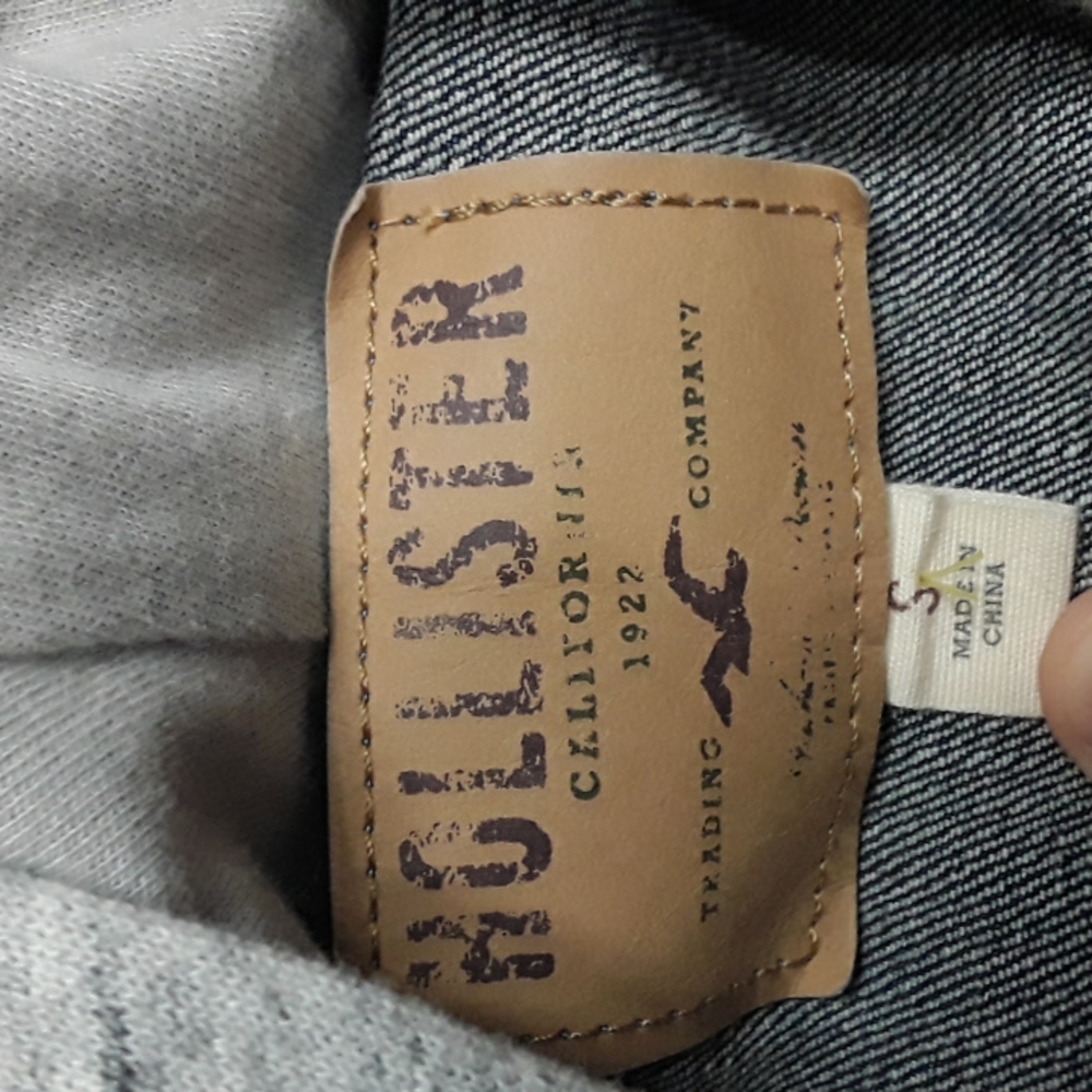 Hollister distressed jean jacket S - Picture 6 of 10